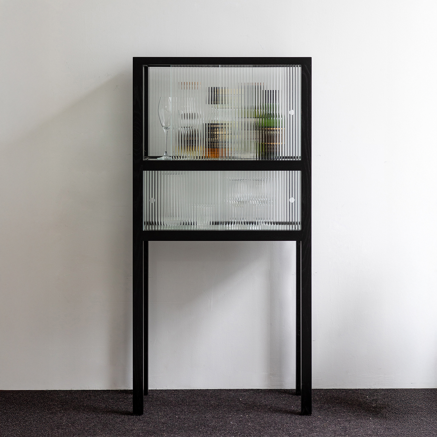 ライトシルエットキャビネット