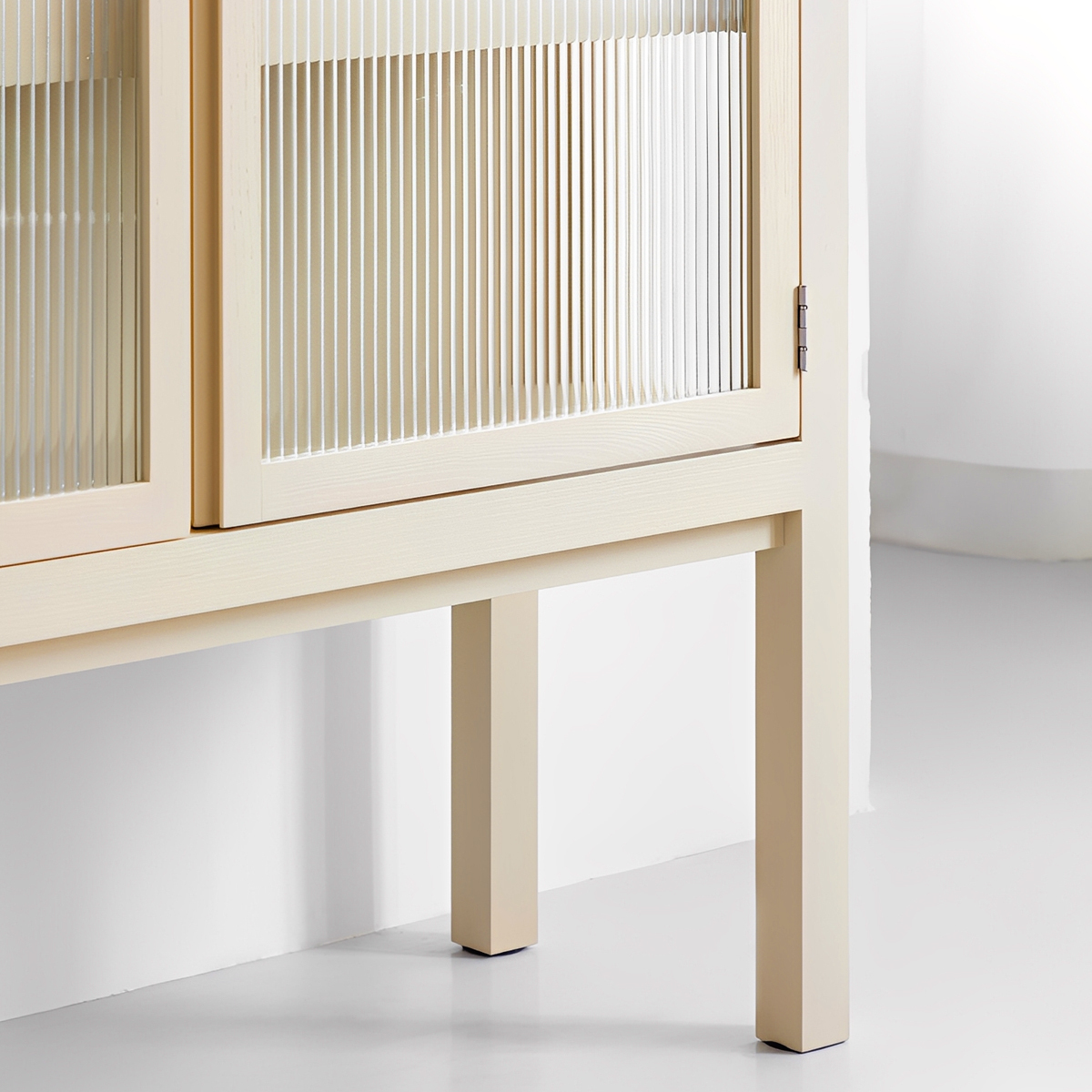 リブガラスサイドキャビネット