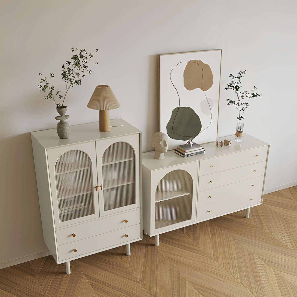 アーチガラスキャビネット | 北欧スタイルの優雅な収納家具 – CAGUUU