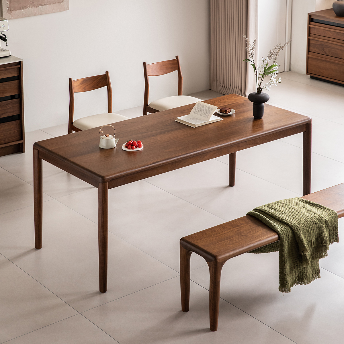 Woody Prime Walnut クラシックダイニングテーブル