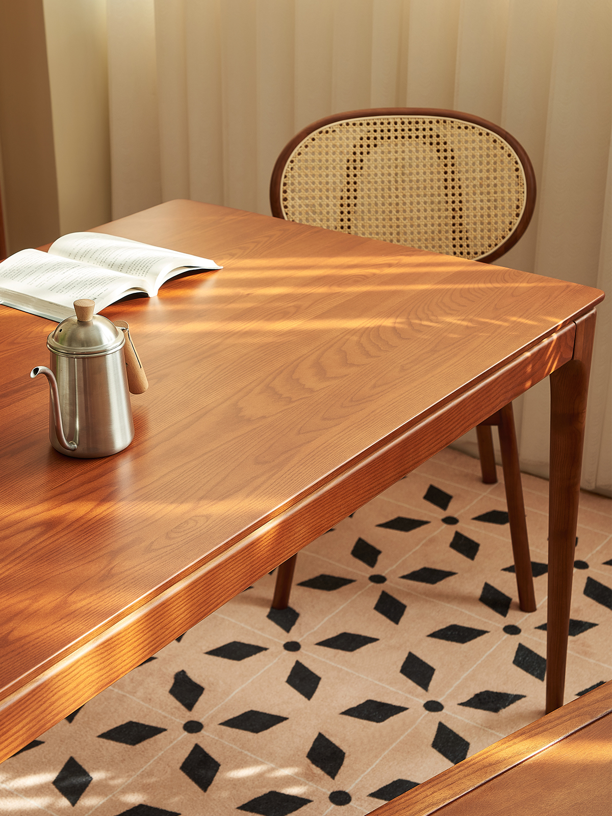 ホワイトアッシュ材 ミッドセンチュリーテーブル