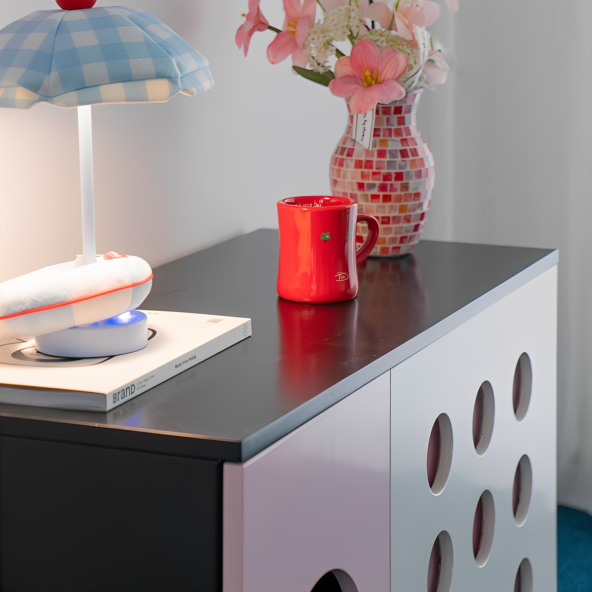 キャットスポットサイドボード