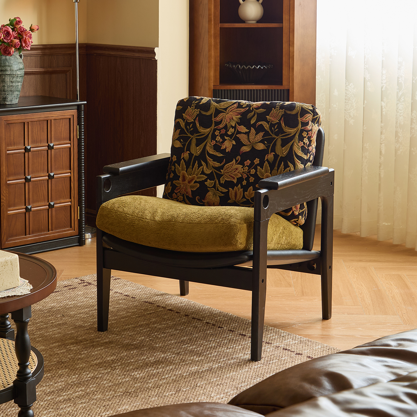 ヴィンテージフラワーアームチェア