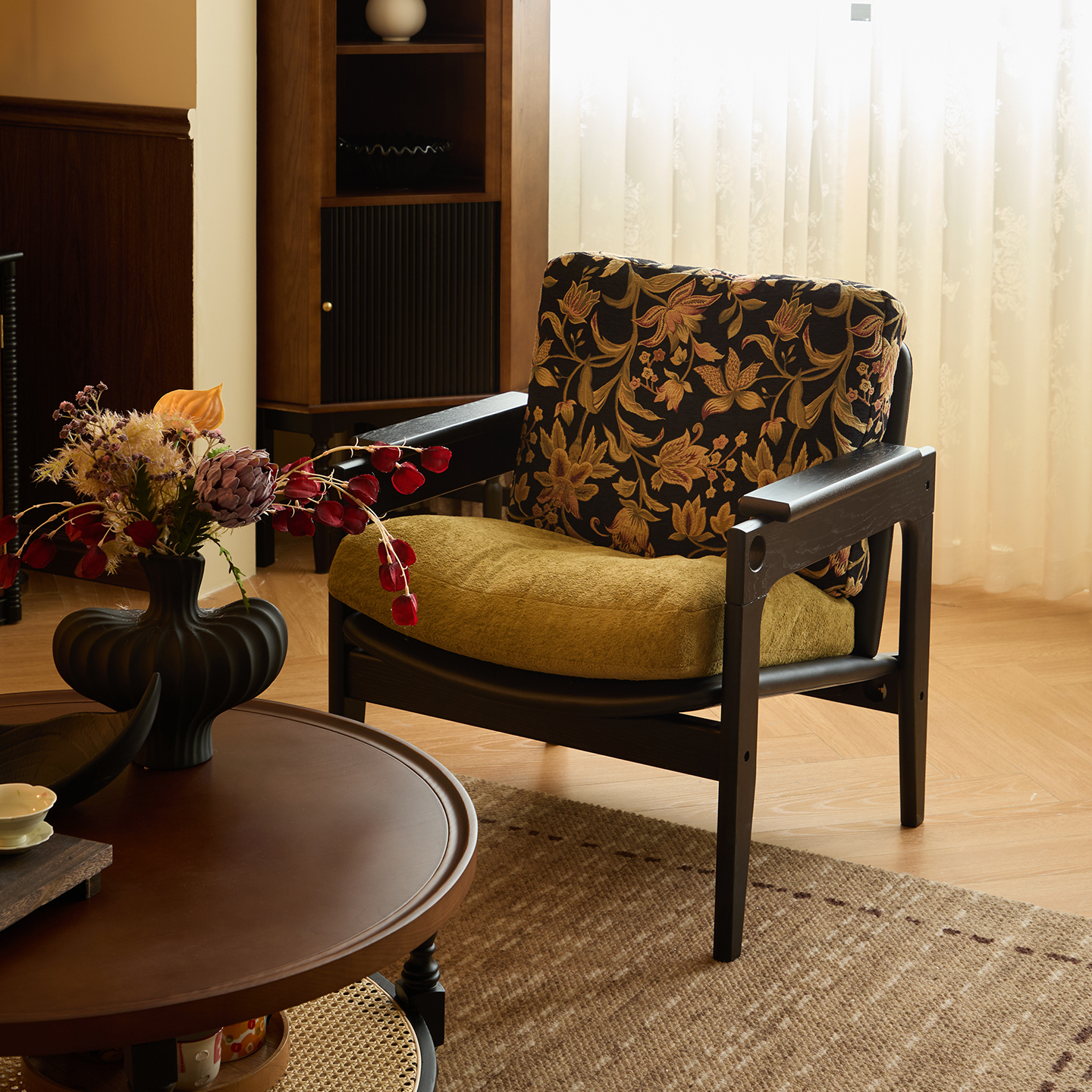 ヴィンテージフラワーアームチェア