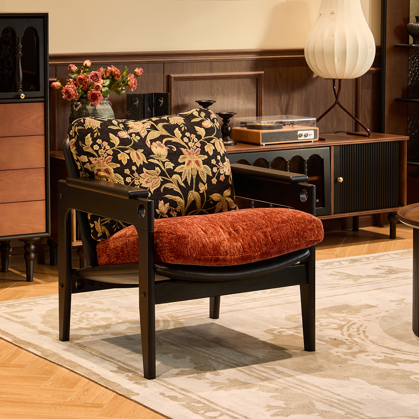 ヴィンテージフラワーアームチェア