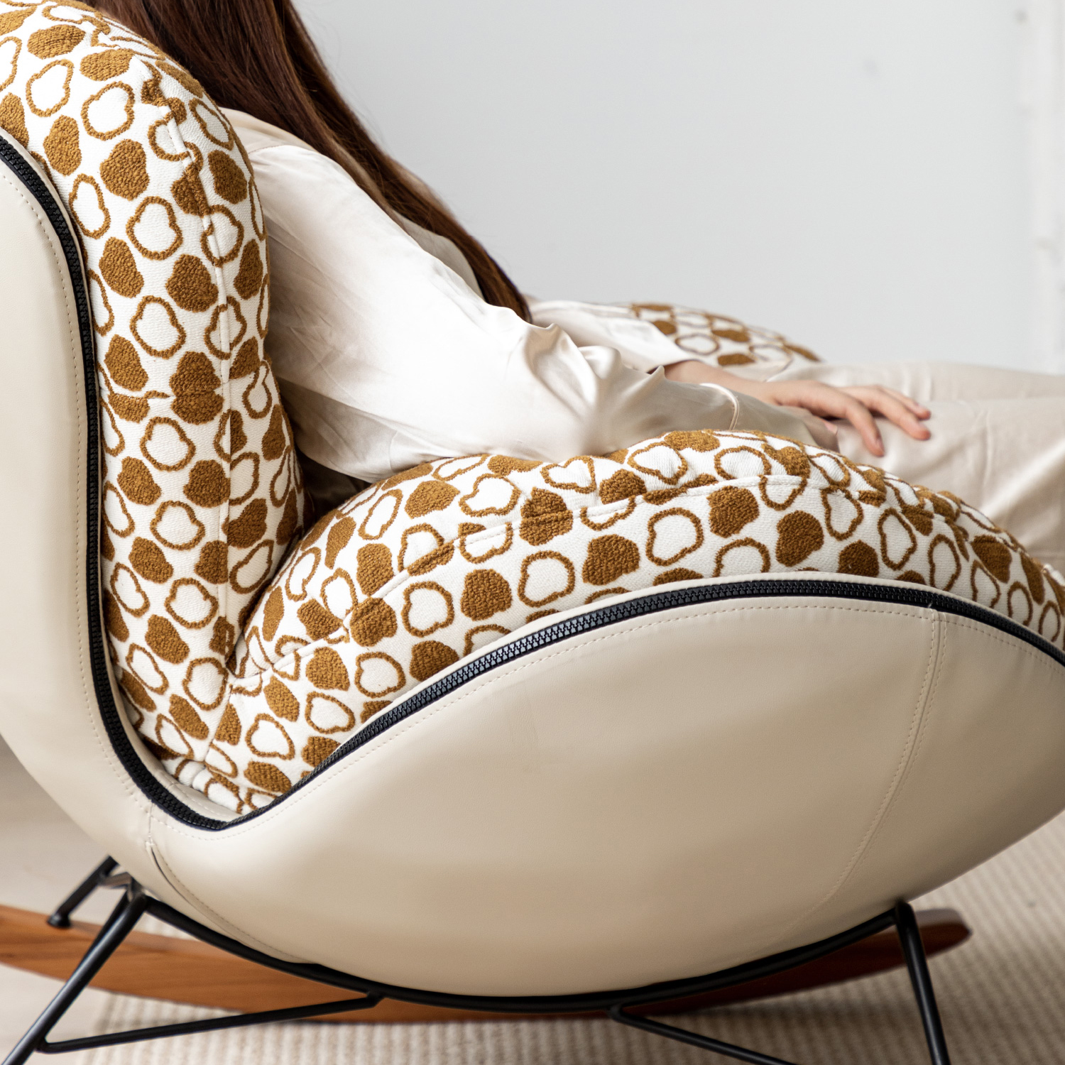 ドット風モダンロッキングチェア