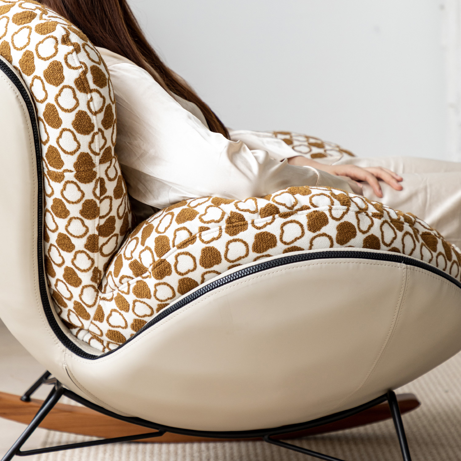 ドット風モダンロッキングチェア