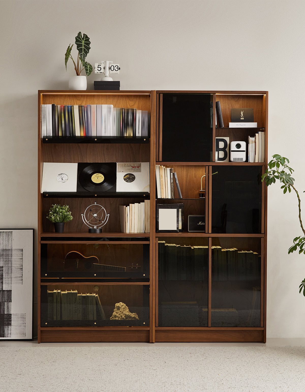 Woody Prime Walnut ウォールナット材 ガラス引き戸付き本棚 – CAGUUU