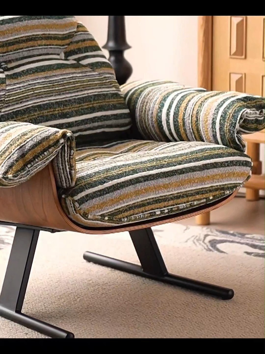 レトロラインラウンジチェア