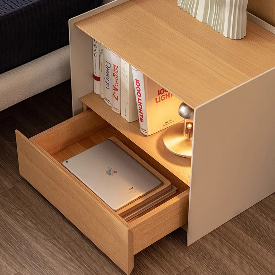 Woody Select収納付きベッドサイドテーブル | コンパクトながら洗練