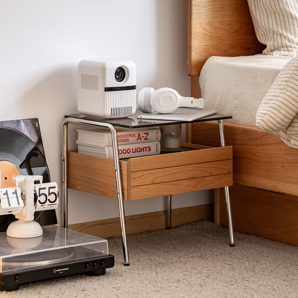 Woody Prime Cherry ガラストップサイドボード | ヴィンテージ感に