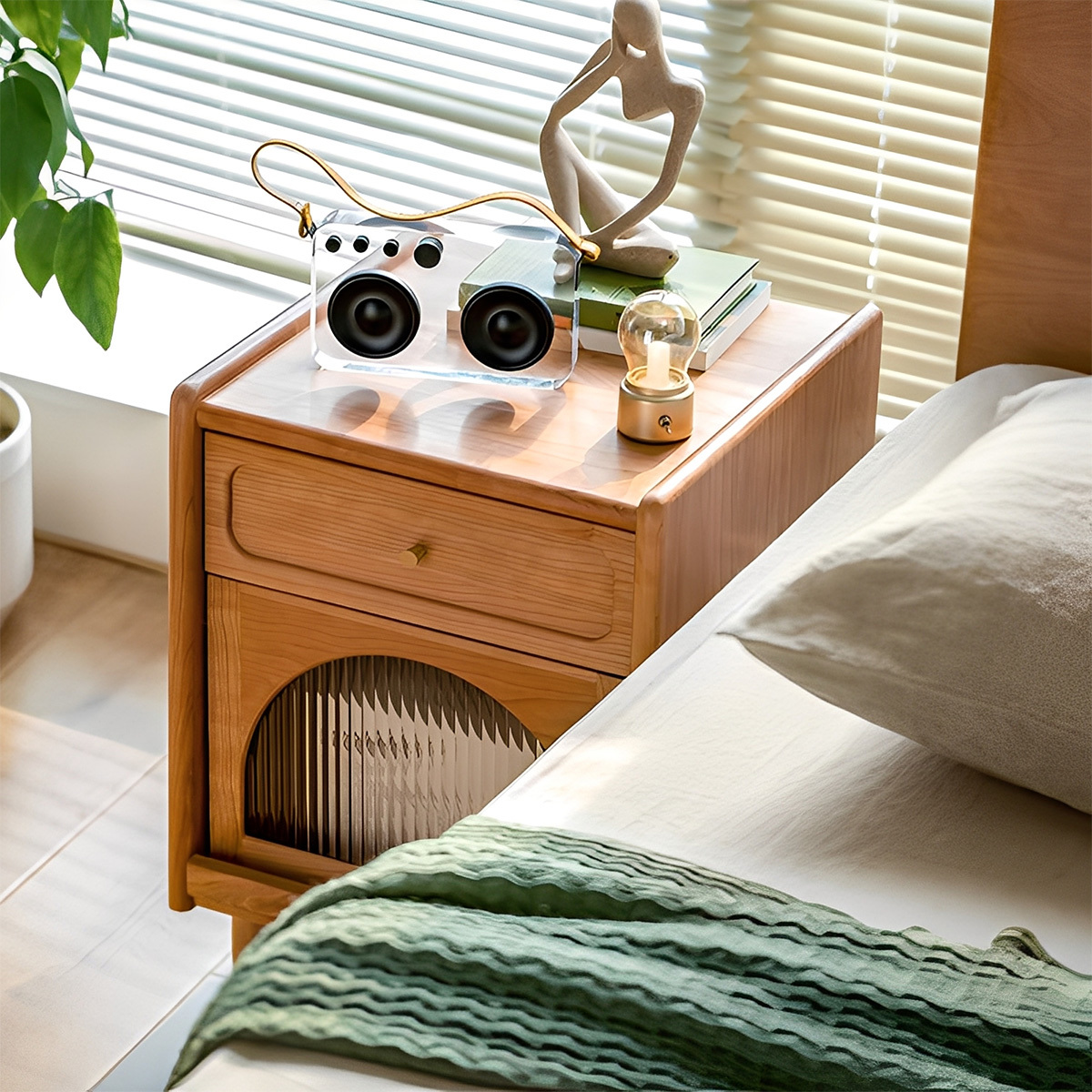 リブガラスチェリー材ベッドサイドキャビネット