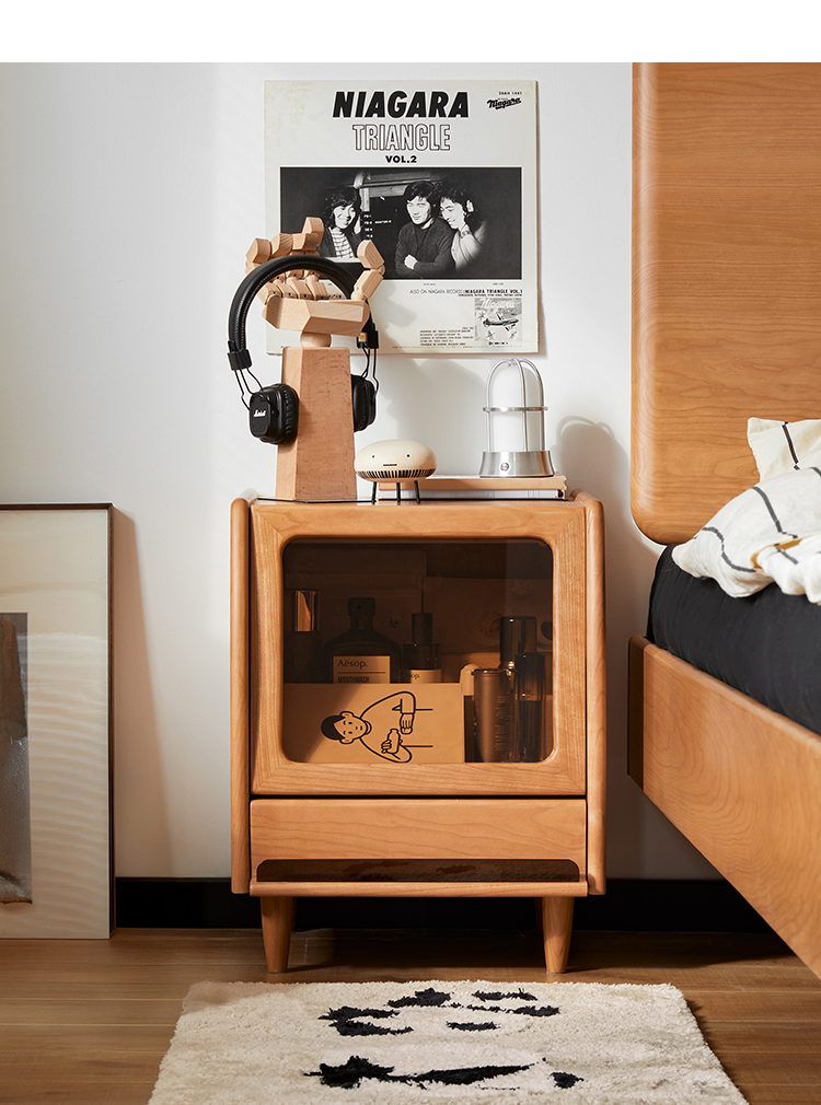 チェリー材 レトロデザインサイドキャビネット | チェリー材を使用した