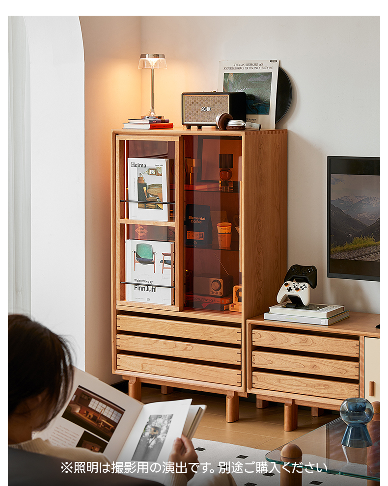 チョコキャビネット チェリー材 北欧風ディスプレイキャビネット | 見せる・しまうを美しく