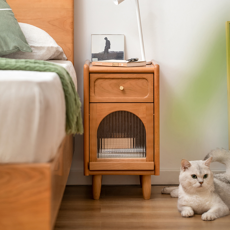 チェリー材 木製小型キャビネット | 上質感と使いやすさを備えた美しい