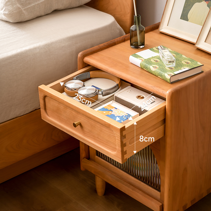 チェリー材 木製小型キャビネット | 上質感と使いやすさを備えた美しい