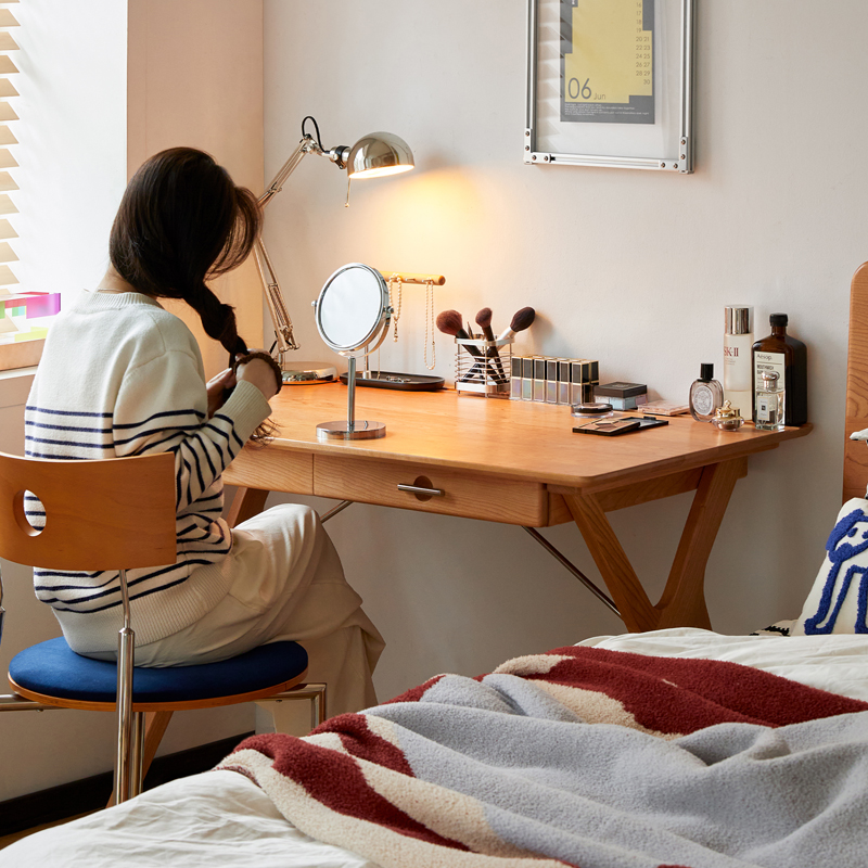 チェリー材 天然木ワーキングデスク | ワークシーンを美しく整える端正