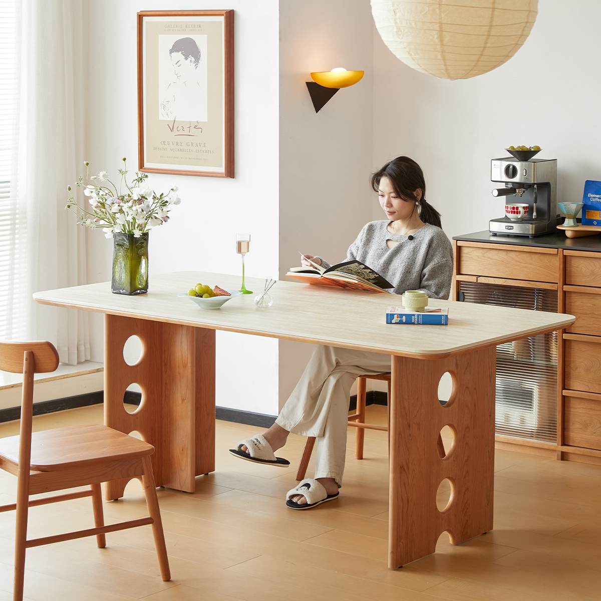 チェリー材 デザインダイニングテーブル | 高級感あるチェリー材と耐久