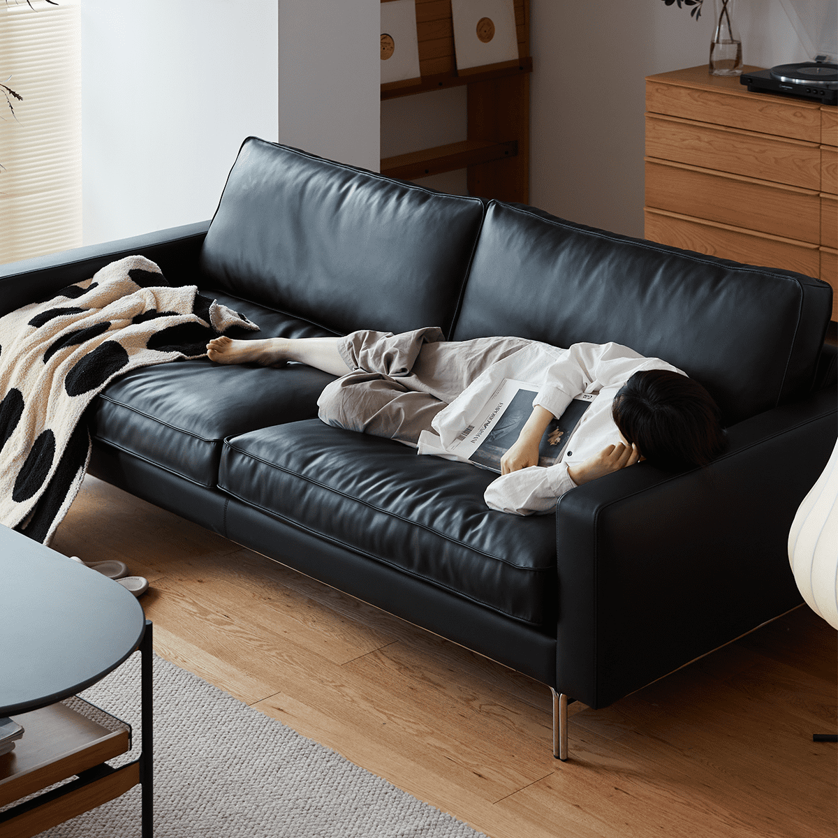 ヴィンテージ風本革ブラッククッションソファ【カスタマイズ可】