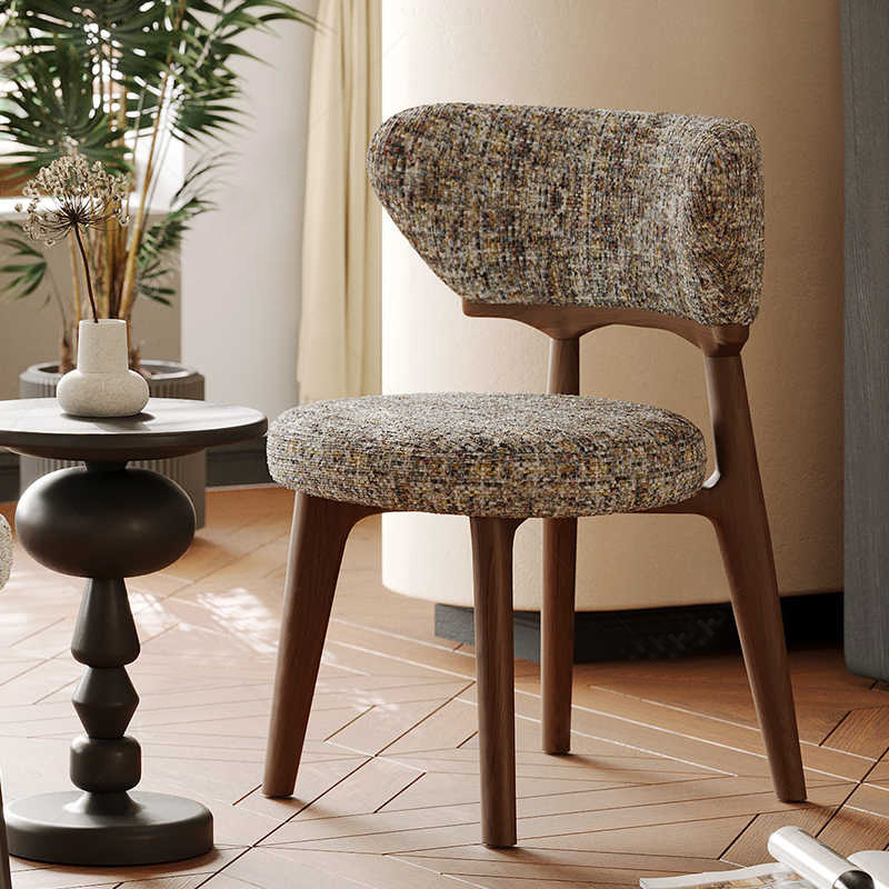 北欧風ミッドセンチュリーダイニングチェア | 高級感と快適性を