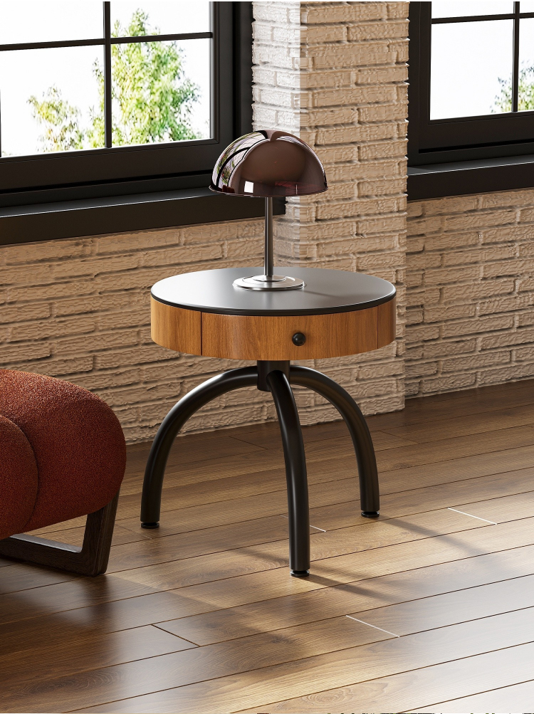 三脚ラウンドサイドテーブル | ヨーロピアンスタイルの優雅さを漂わ