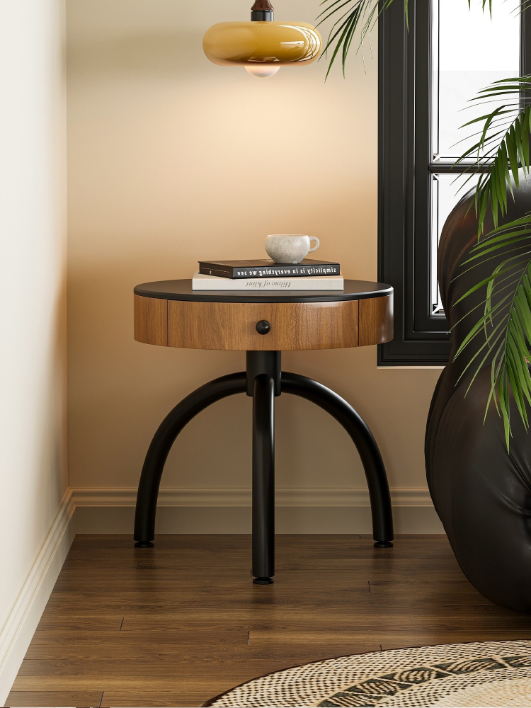 三脚ラウンドサイドテーブル | ヨーロピアンスタイルの優雅さを漂わ