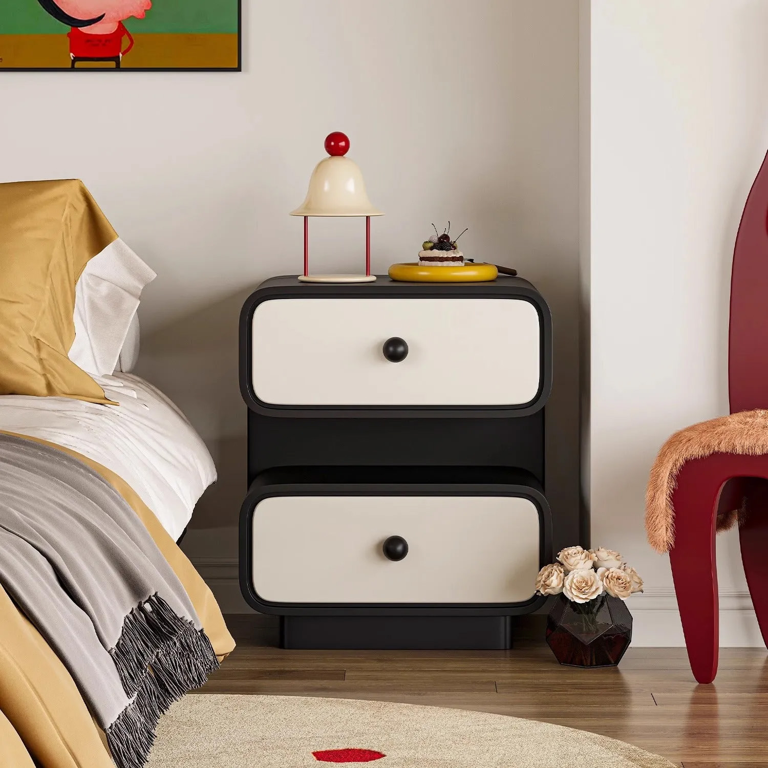 レトロモダンサイドキャビネット | 遊び心あるデザインと高品質素材を