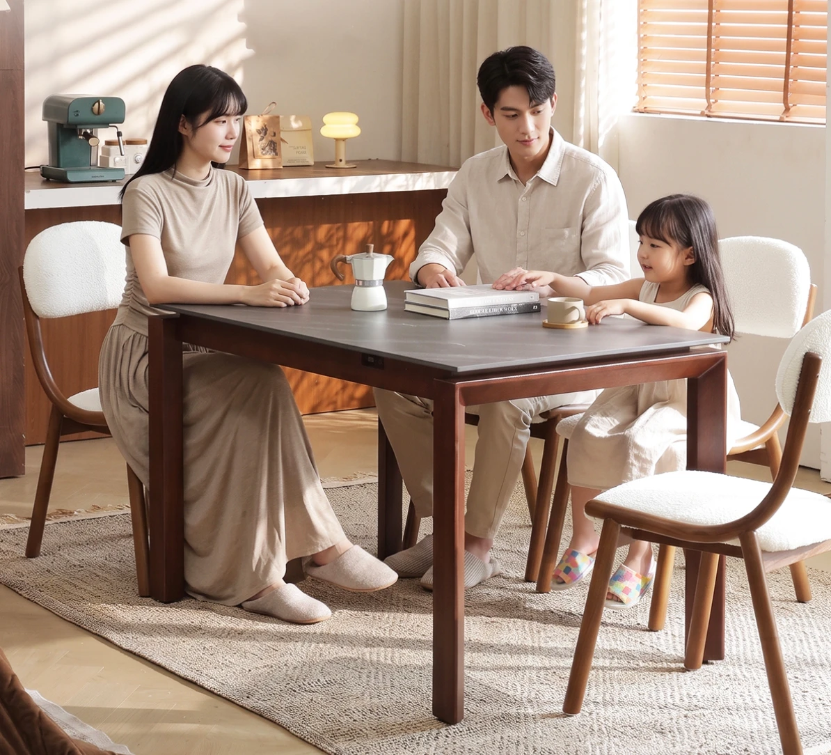 Warm Living グラフェン遠赤外線セラミックダイニングテーブルの商品イメージ