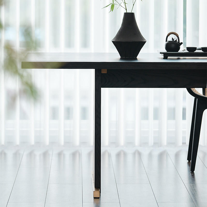 和モダン木製ダイニングテーブル