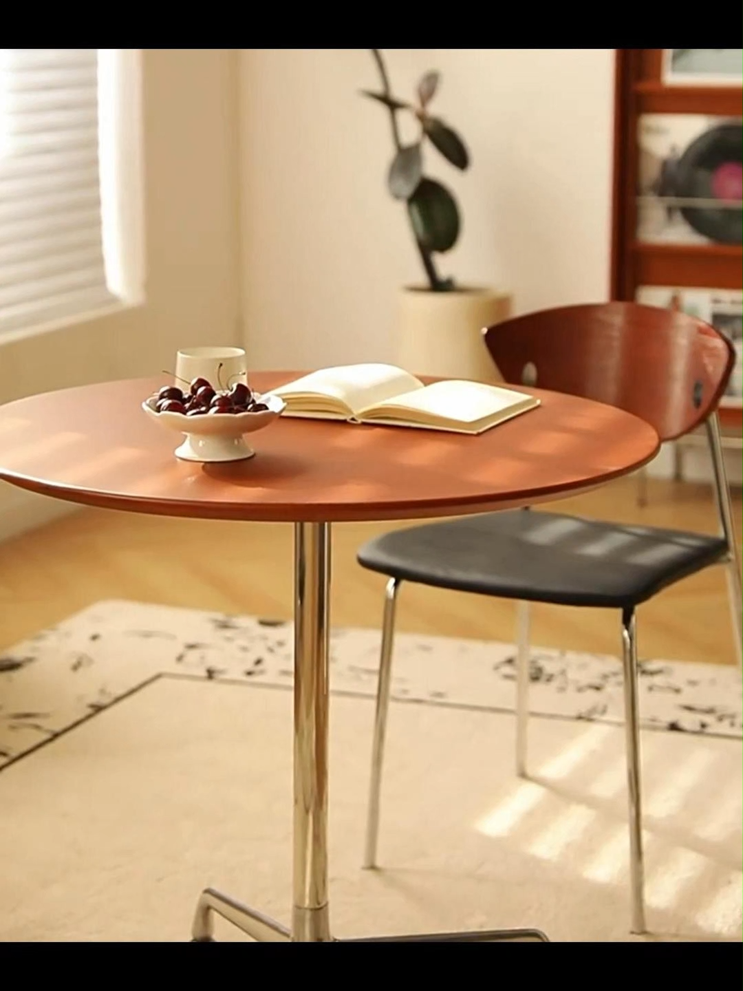 ツゲ材 木製ミニラウンドダイニングテーブル