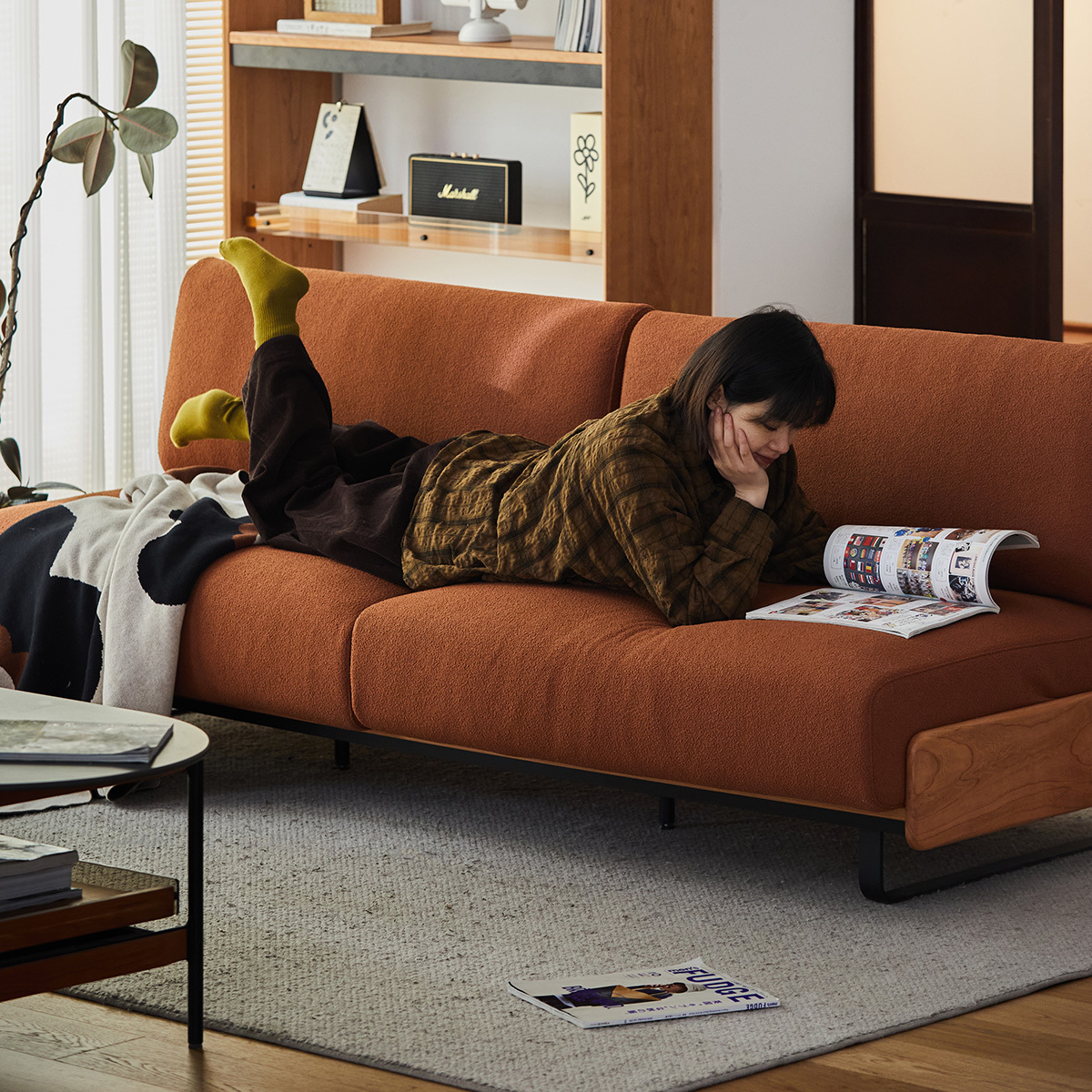 ヴィンテージ風ウッドフレームクッションソファ【カスタマイズ可】