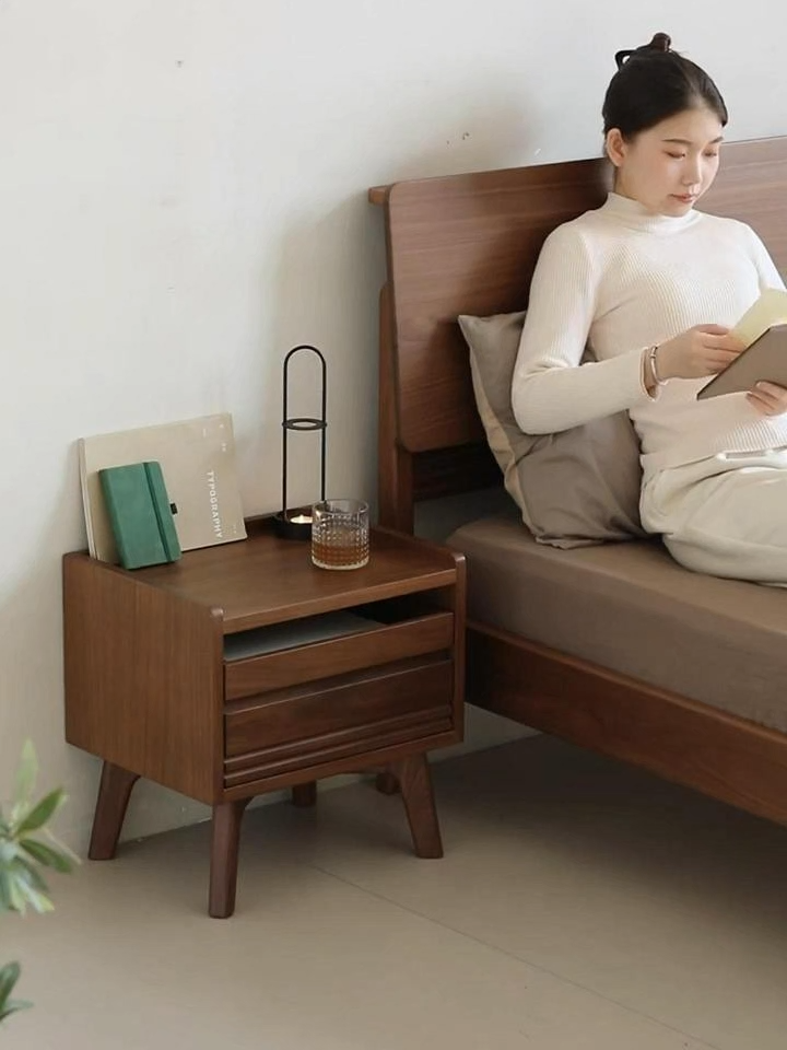 Woody Prime Walnut ウォールナット材 北欧風天然木ベッドサイドテーブル