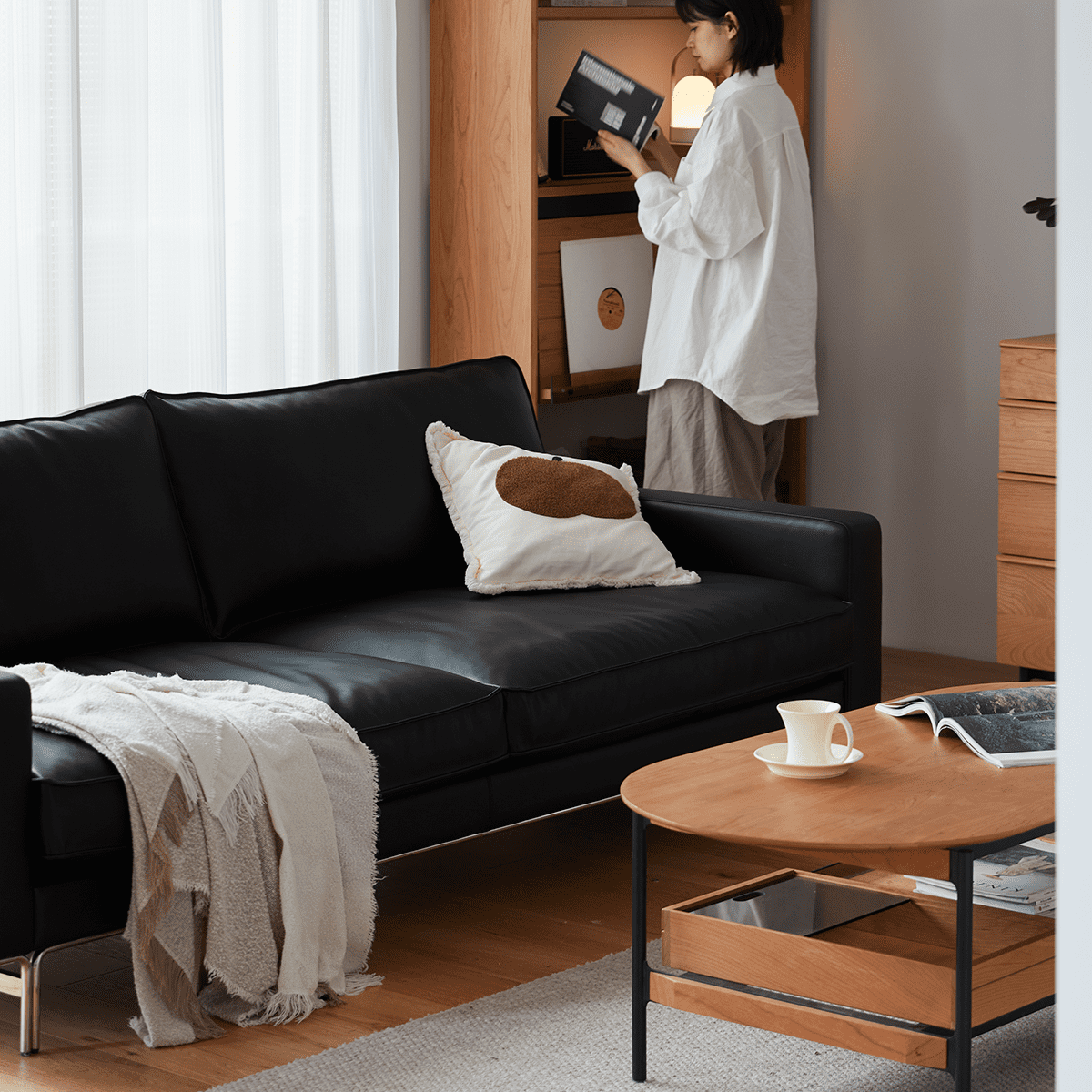 ヴィンテージ風本革ブラッククッションソファ【カスタマイズ可】