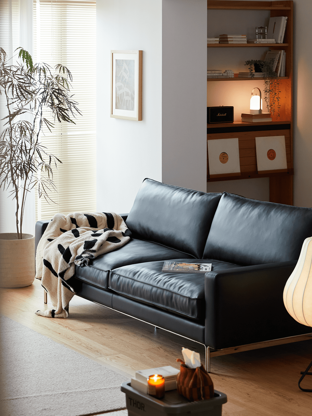 ヴィンテージ風本革ブラッククッションソファ【カスタマイズ可】