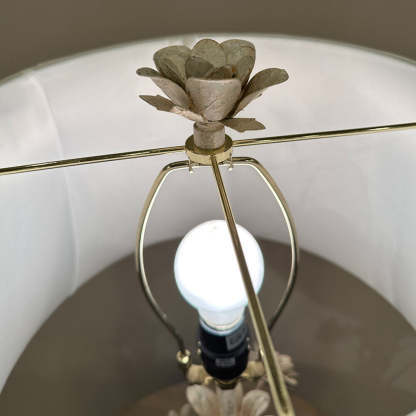 アンティーク風フラワーモチーフテーブルランプ | 花のレリーフが品