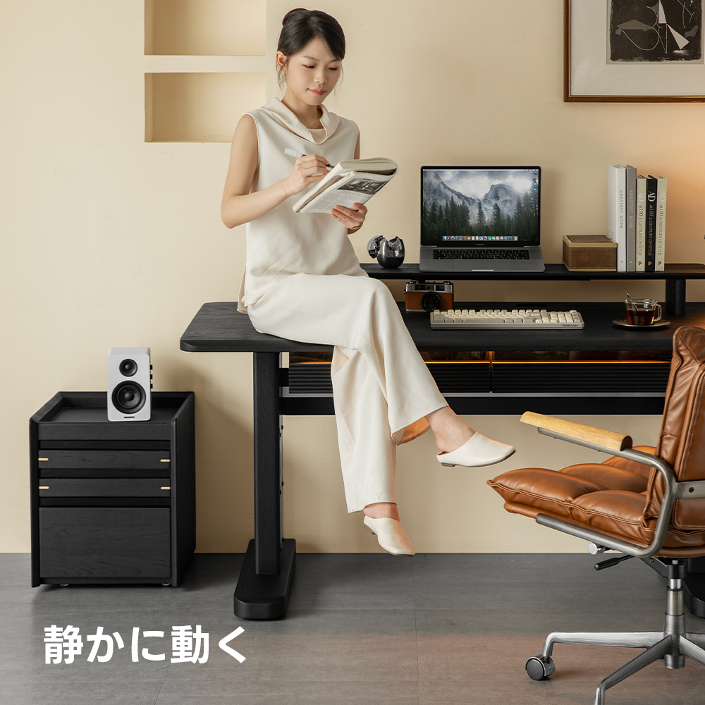 【新品未使用組み立て済】色間違購入！電動昇降デスク　茶 Woody Aura 電動昇降デスク【組立サービス付】【高級天然ホワイト