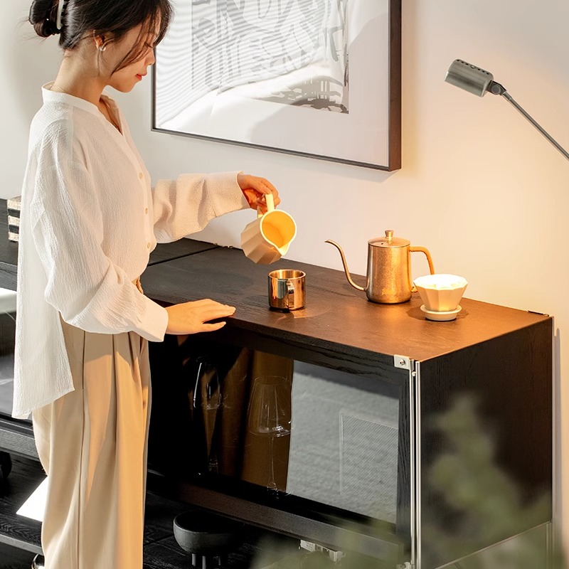 Woody Auraステンレスフレームキャビネット