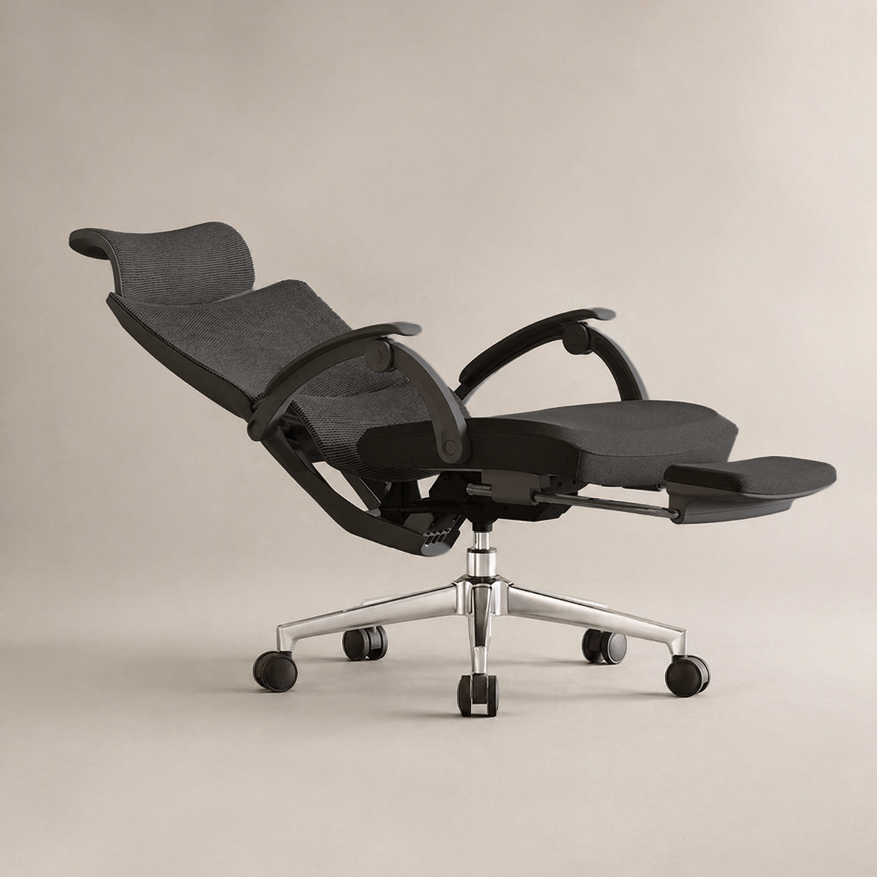 【OUTLET品】リラックスメッシュチェア｜作業も休憩も一台で完結するフルサポートオフィスチェア