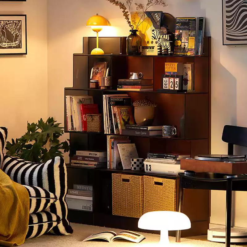 マルチカラーディスプレイラック | 立体的な構造で空間を美しく活用