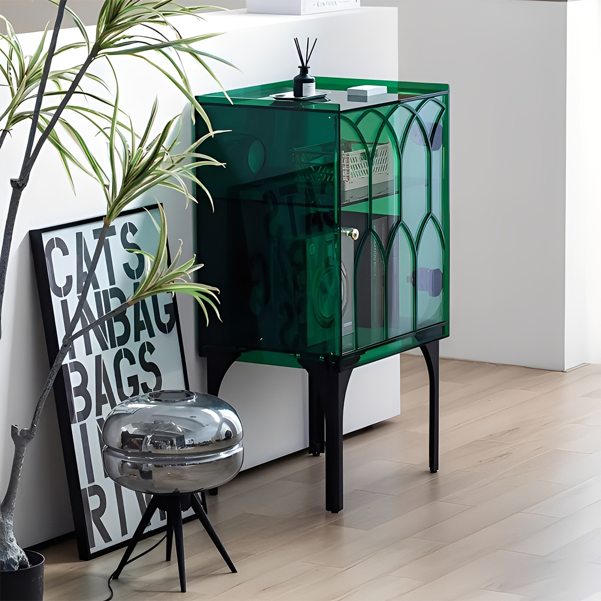 アクリル家具｜透明感とカラーでおしゃれな空間を演出【CAGUUU公式】