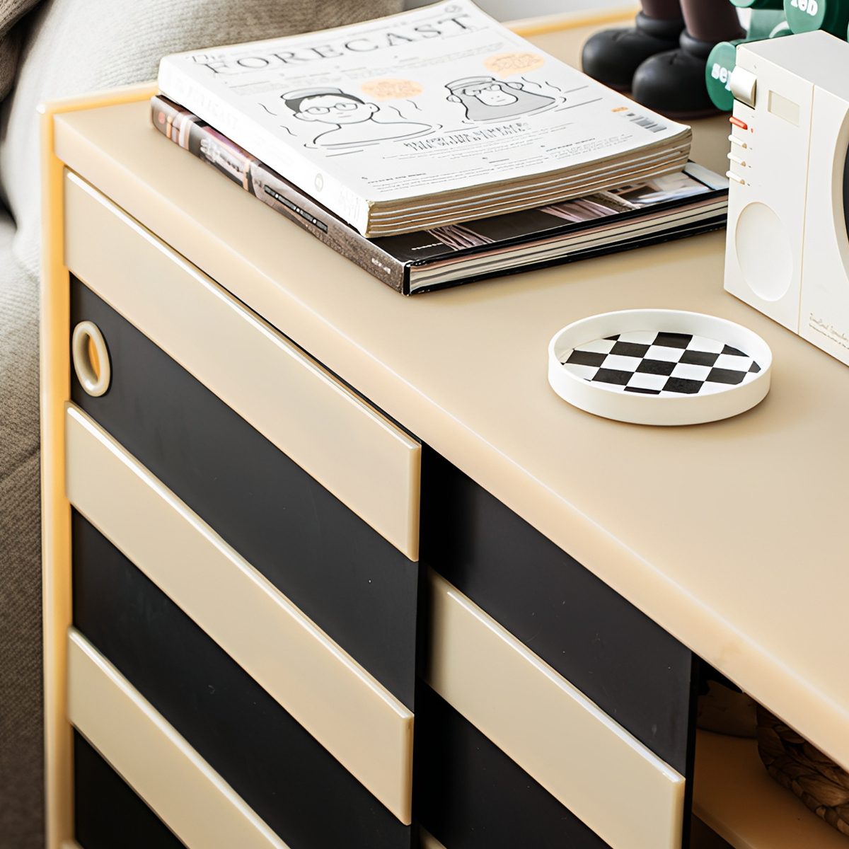 ストライプデザインキャビネット