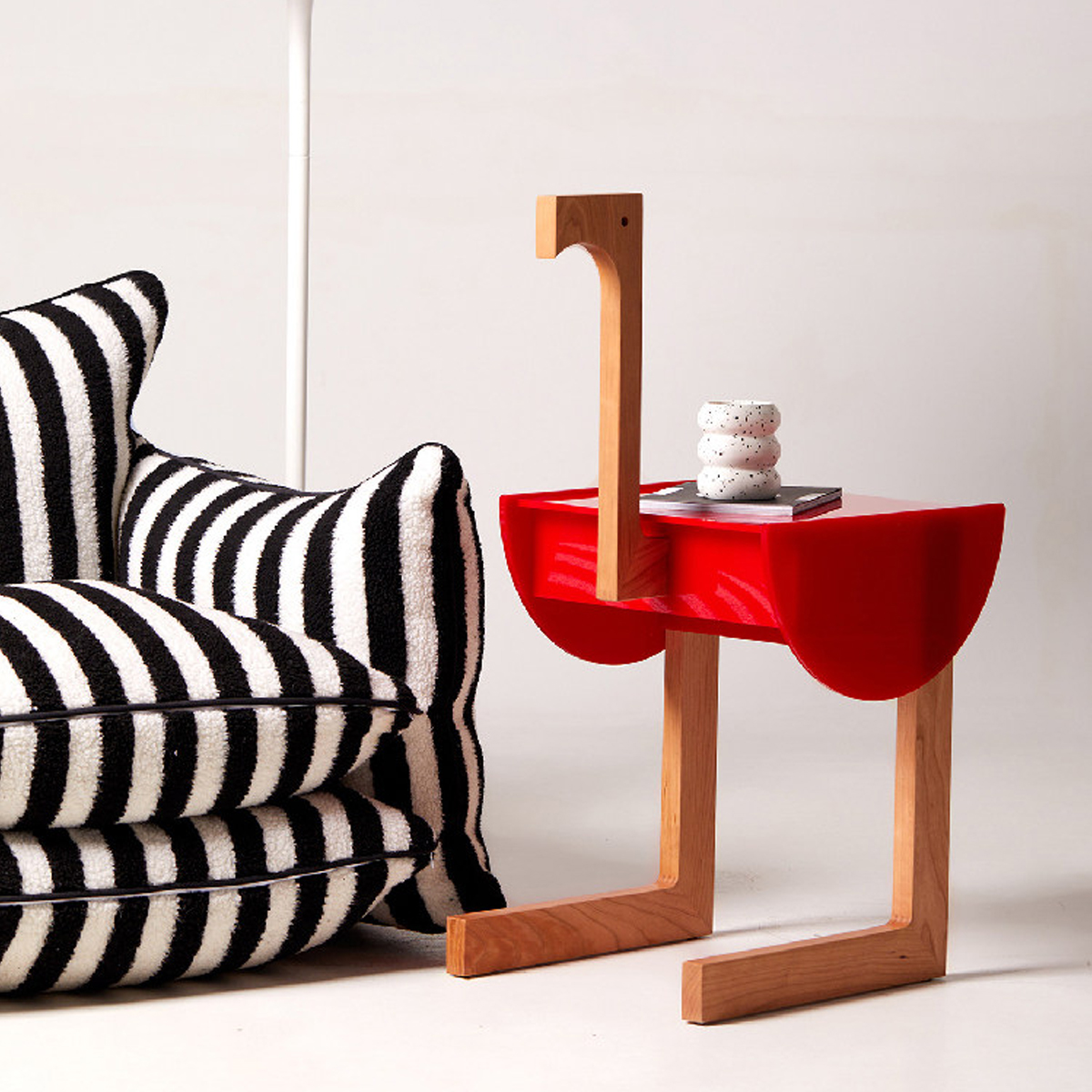 Woody Prime Boxツゲ材 Z字型ガラスサイドテーブル | 北米産ツゲ材使用