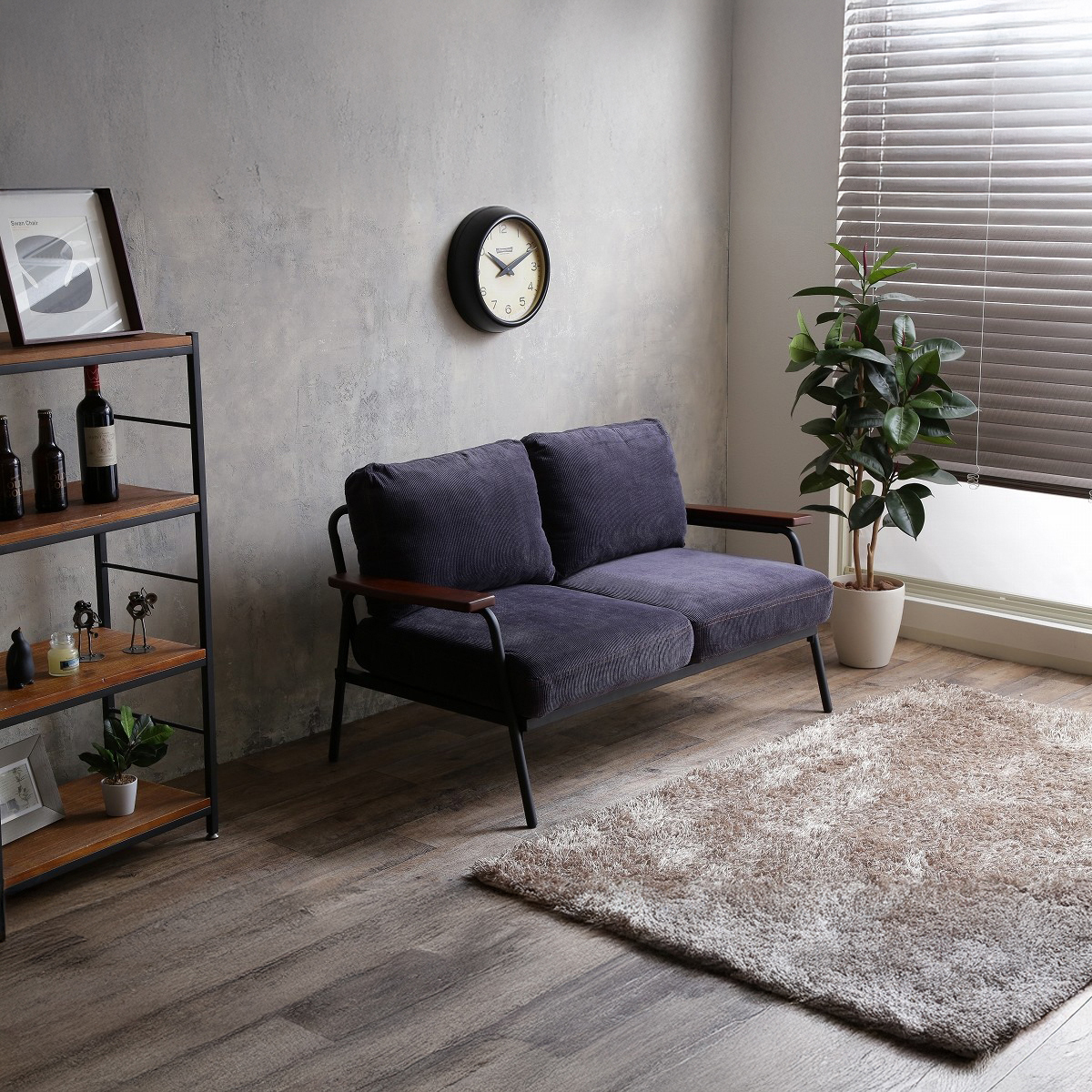 レトロモダン木肘2人掛けソファ | 風合いと座り心地をバランス良く両立