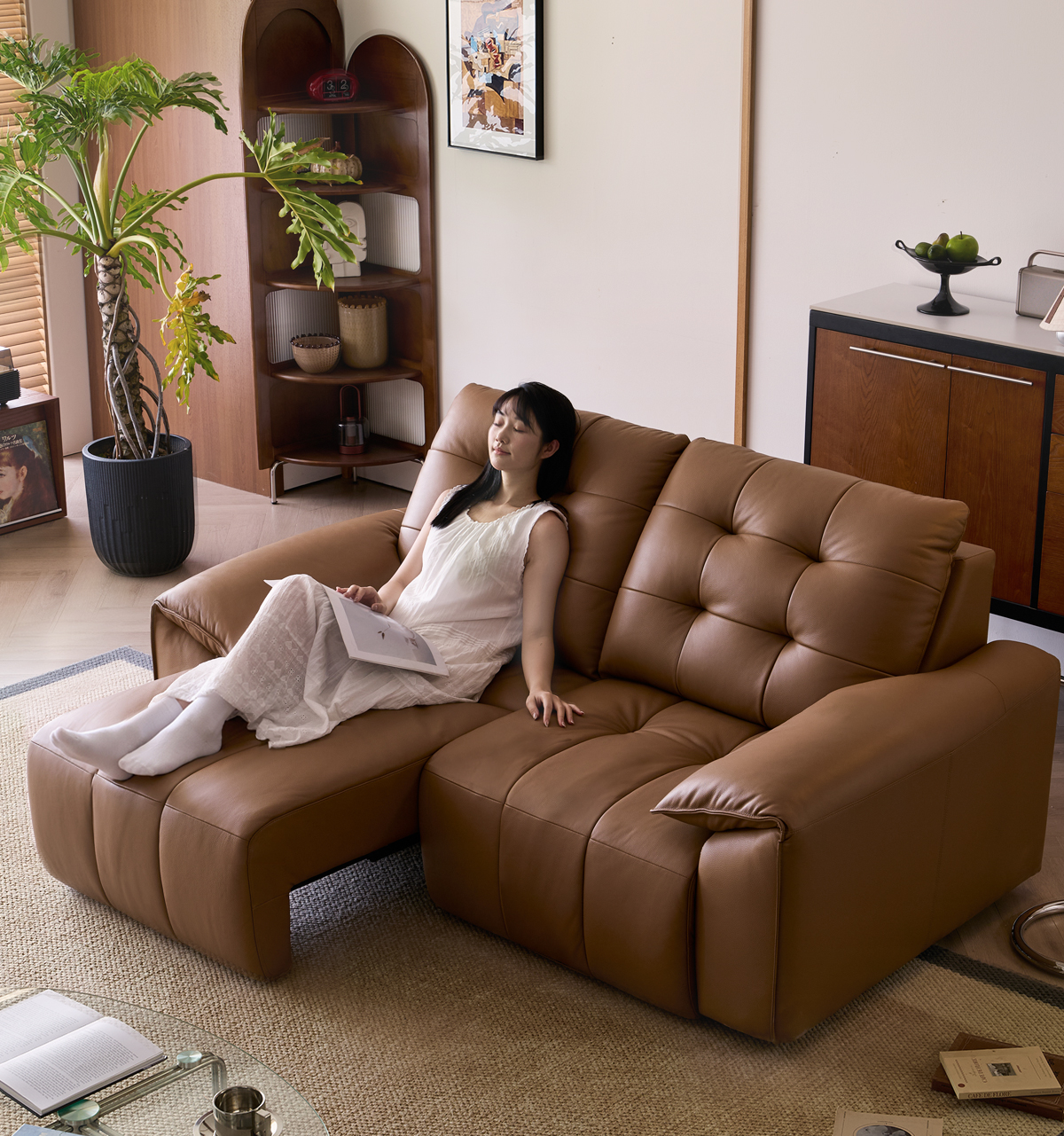 キルティングレザー電動ソファ｜リモコン操作でカウチからベッドまでシーンに合わせて切り替え自在 | 多機能リクライニングで快適な姿勢をサポート