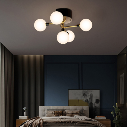 真鍮調ミニシャンデリア | 小ぶりでも空間を格上げする煌めき – CAGUUU