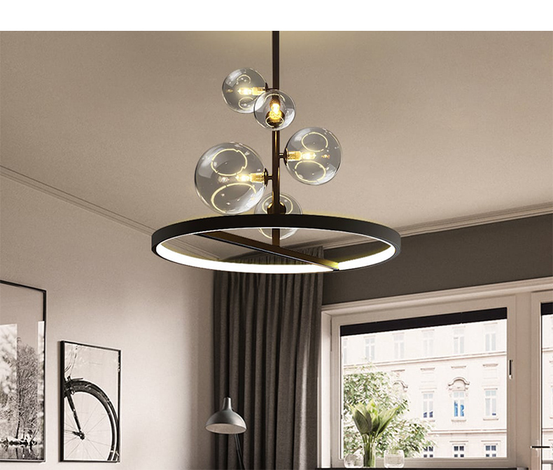 ブラックガラスシャンデリア | 透明ガラス球が引き立つアートな光の