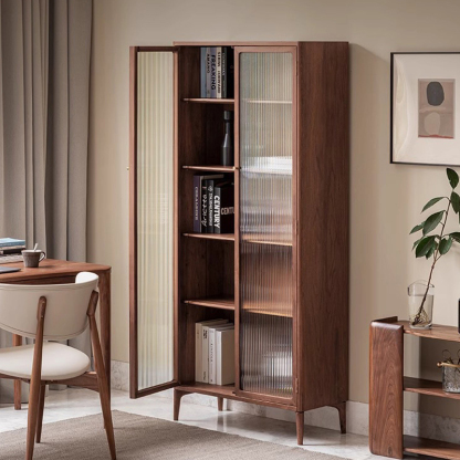 コンビネーショントールキャビネット | 洗練と安心感を備えたバランス