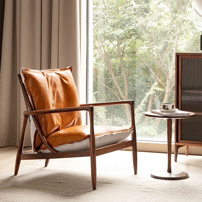 本革調クッション付きアームチェア