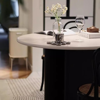 北欧風ラウンドテーブル