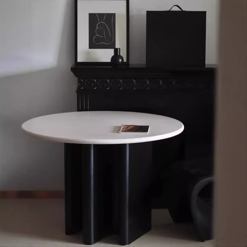 北欧風ラウンドテーブル